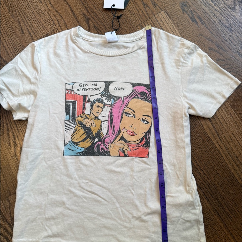 NWT Re/Done Cream Graphic Tee with “give me attention” Comic Print - Size Small - Picture 5 of 6